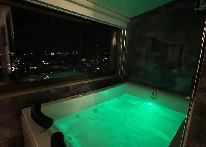 Class Bosphorus With Jacuzzi Stambuł